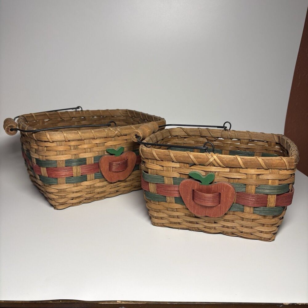 Set 2 Vintage Baskets Apples Wooden Carrier Handle - Picture 2 of 5
